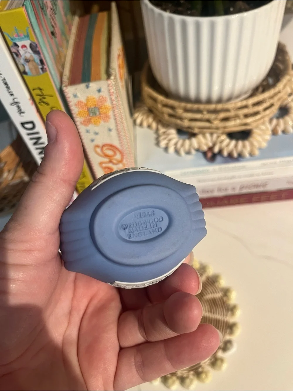 Wedgwood Blue Jasperware-Style Round vase/vessel with White Relief